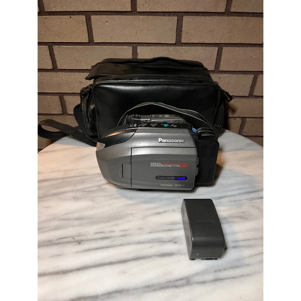 VTG Panasonic Palmcorder VHSC Camcorder PV-L680D 150x Digital Zoom W/Case READ